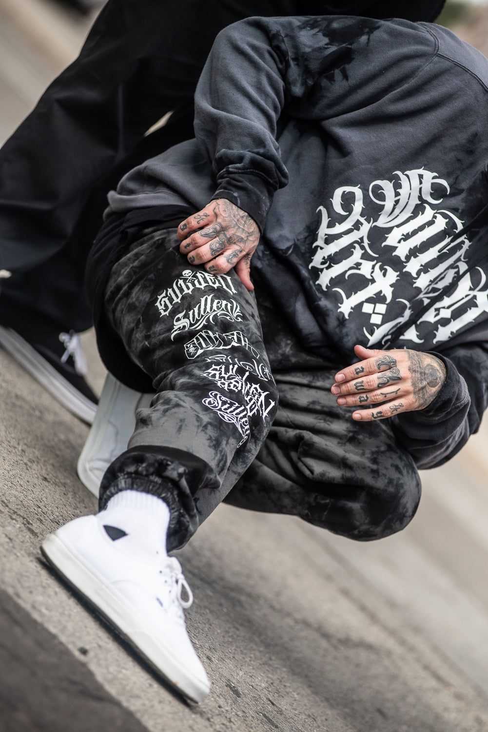 SWEATPANTS -