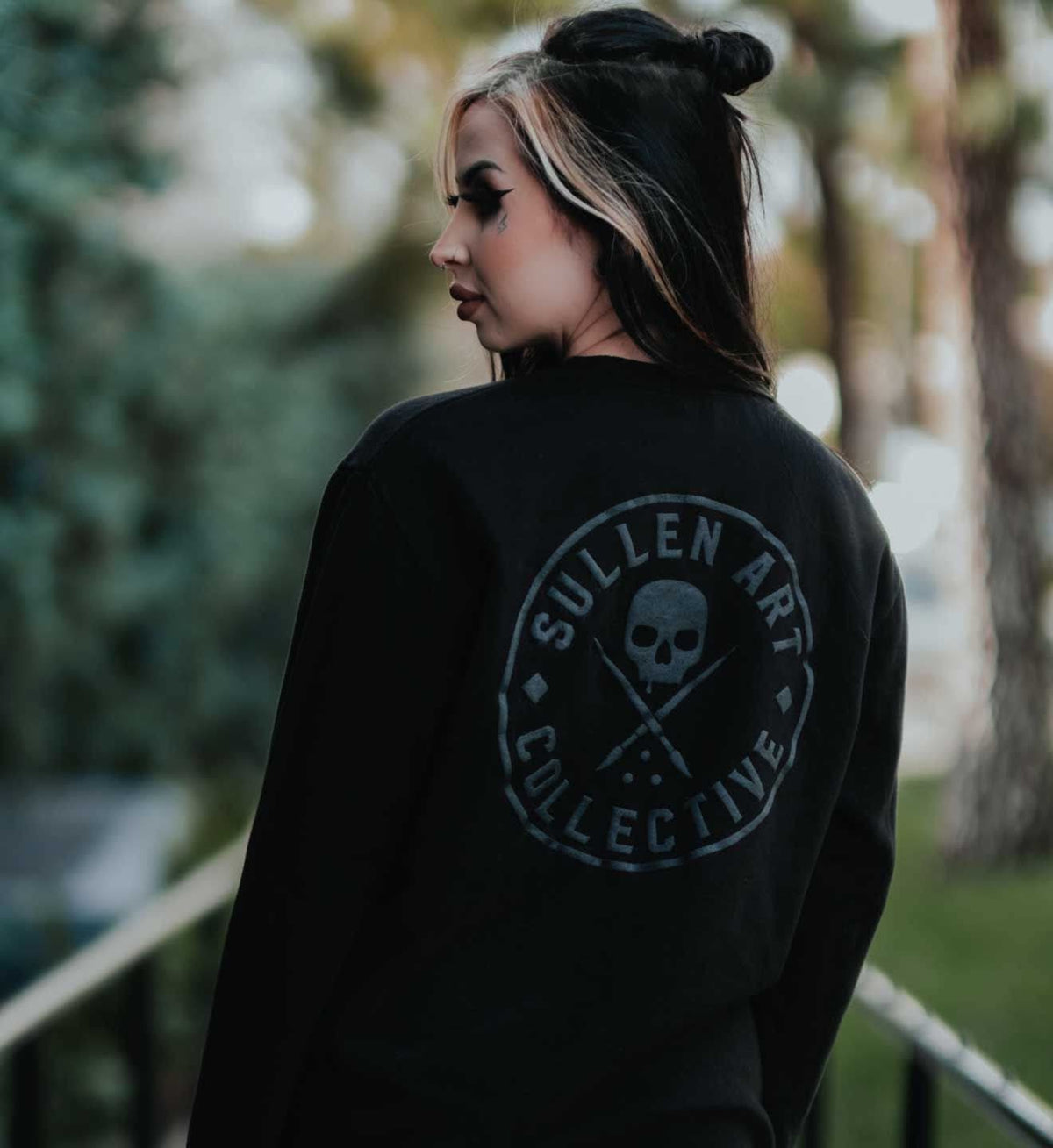 Ever Badge Crew Pullover - Jet Black