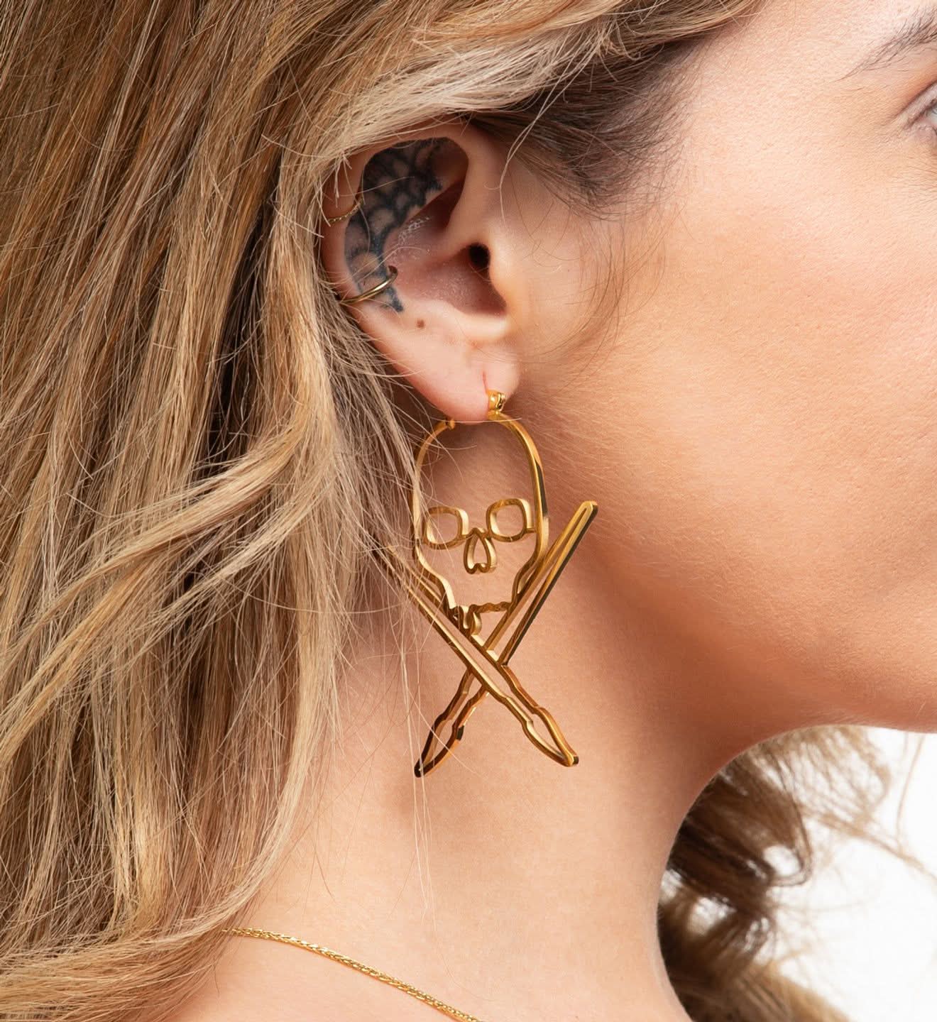 Solid Badge Earrings - Gold -
