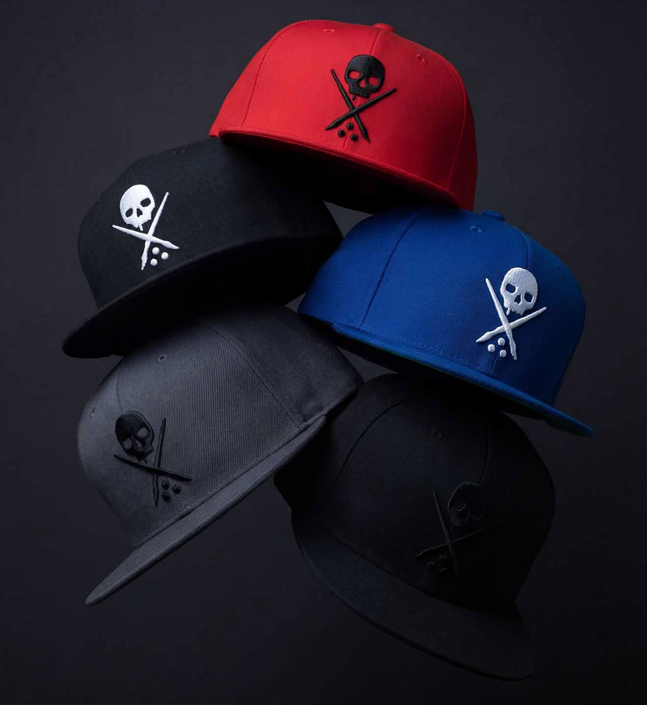 Gorro ajustado con insignia - Negro