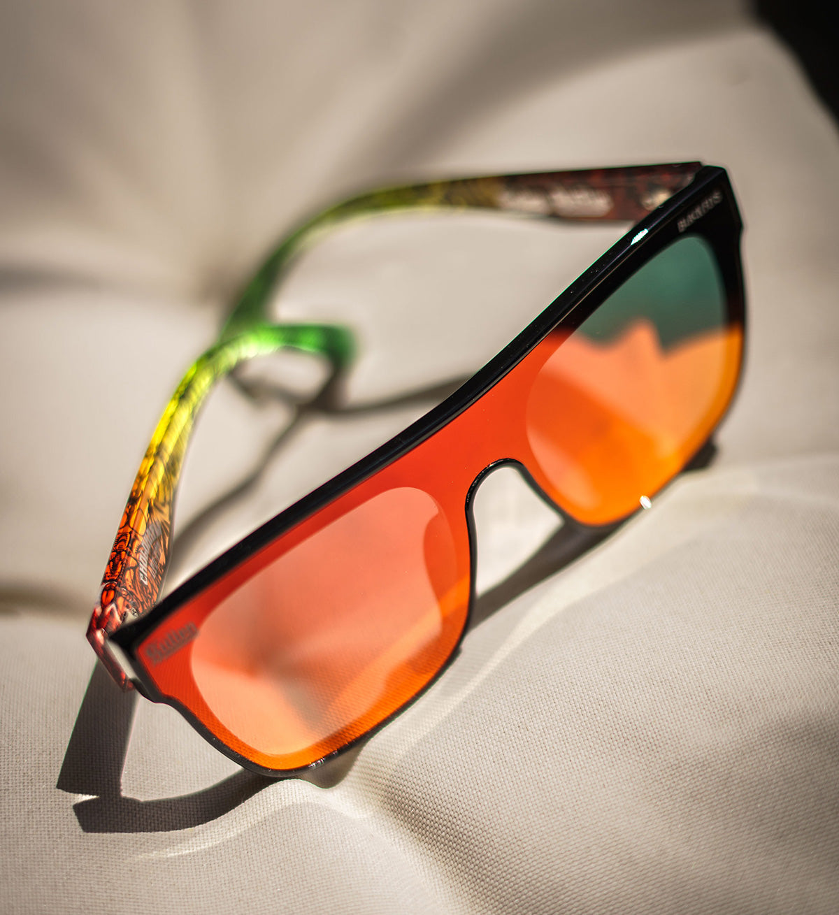 Cholohaflys Sunglasses - Shiny Black/Red