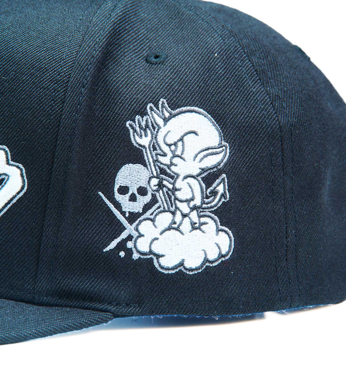 Detail Devil's Snapback