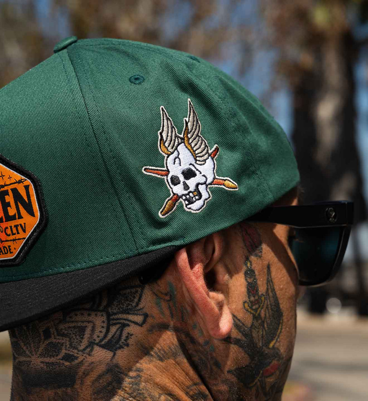 Dive Snapback